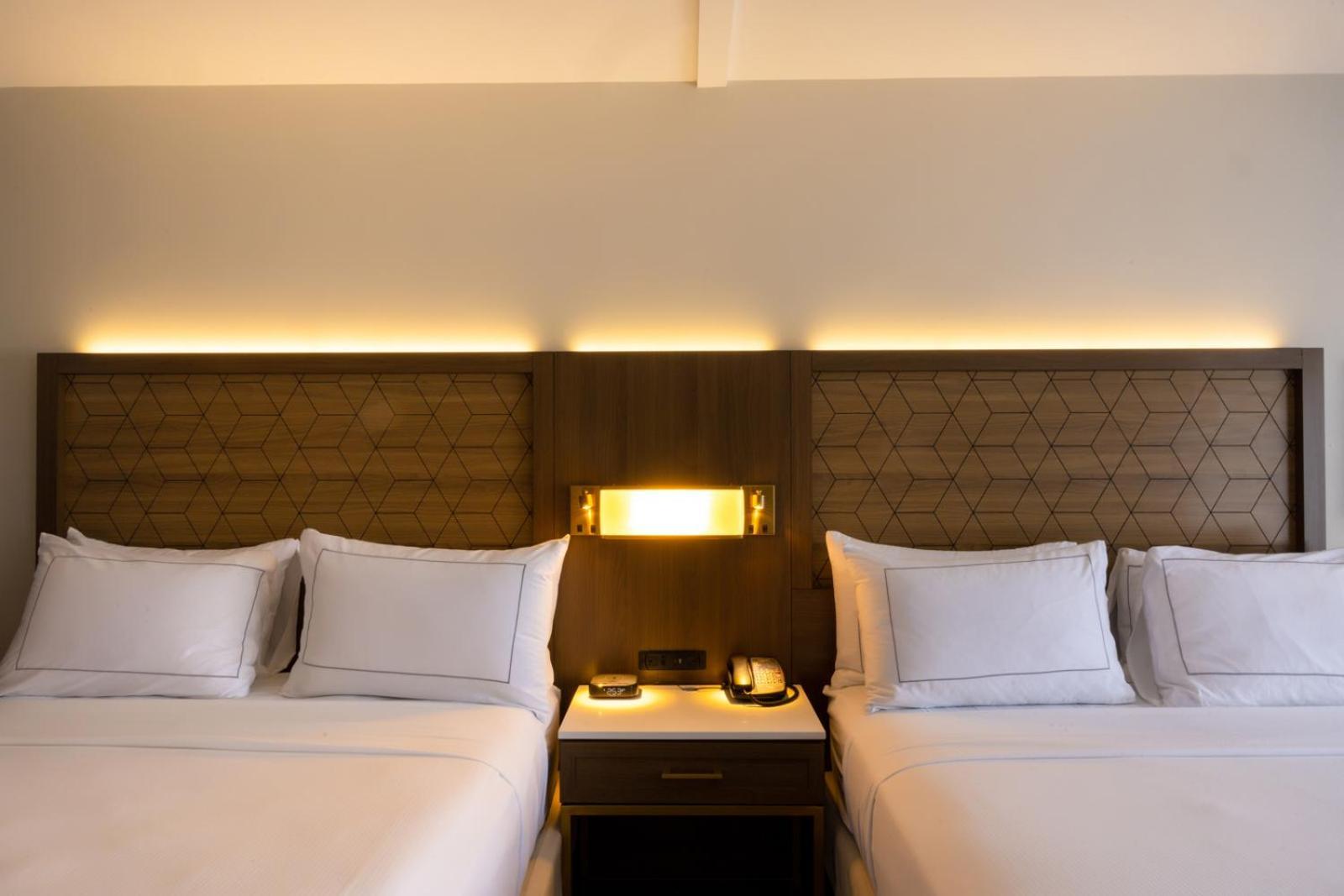 ดับเบิลทรี บาย ฮิลตัน ทินตัน ฟอลล์ อีตันทาวน์ Hotel ภายนอก รูปภาพ