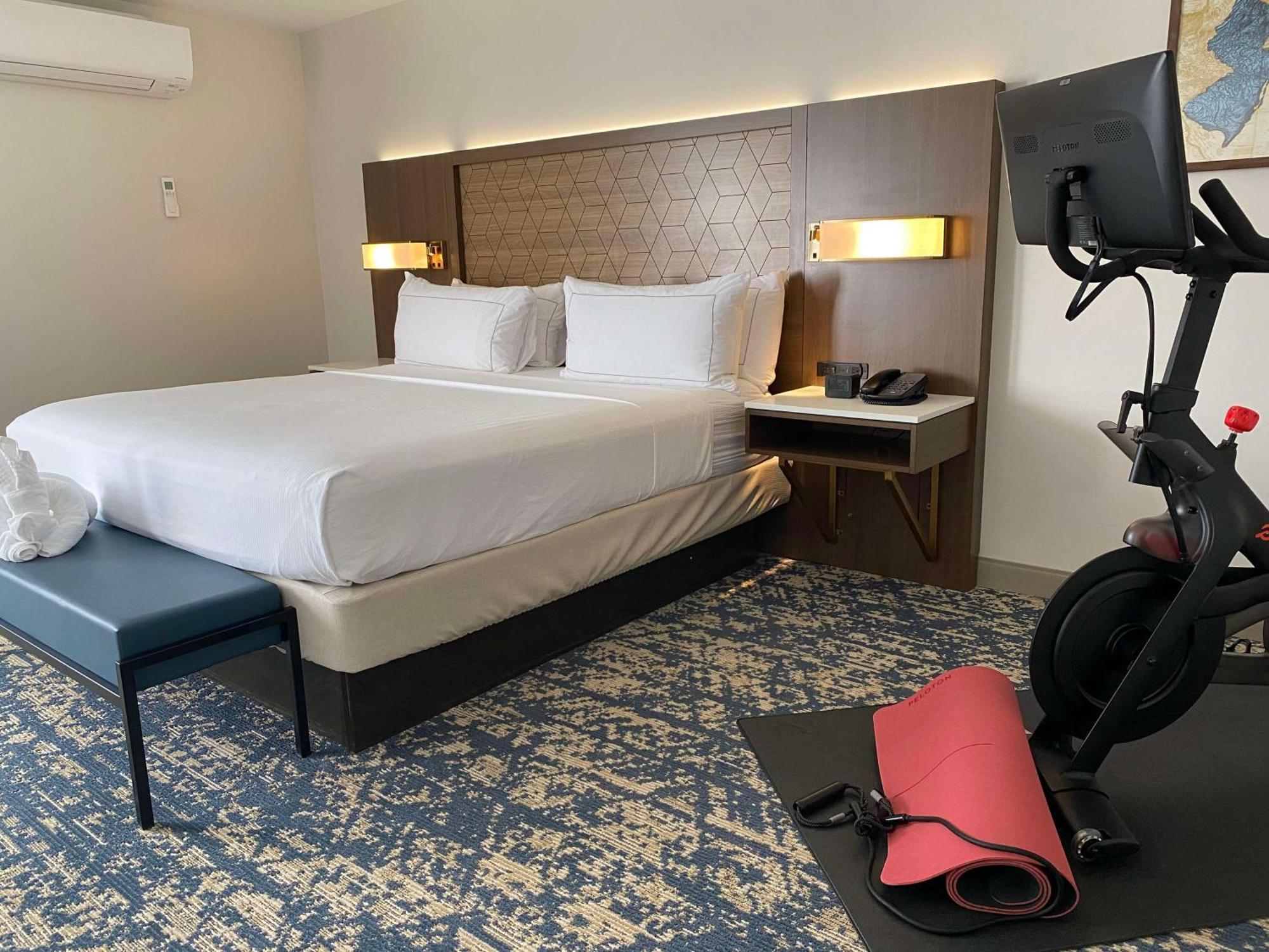 ดับเบิลทรี บาย ฮิลตัน ทินตัน ฟอลล์ อีตันทาวน์ Hotel ภายนอก รูปภาพ