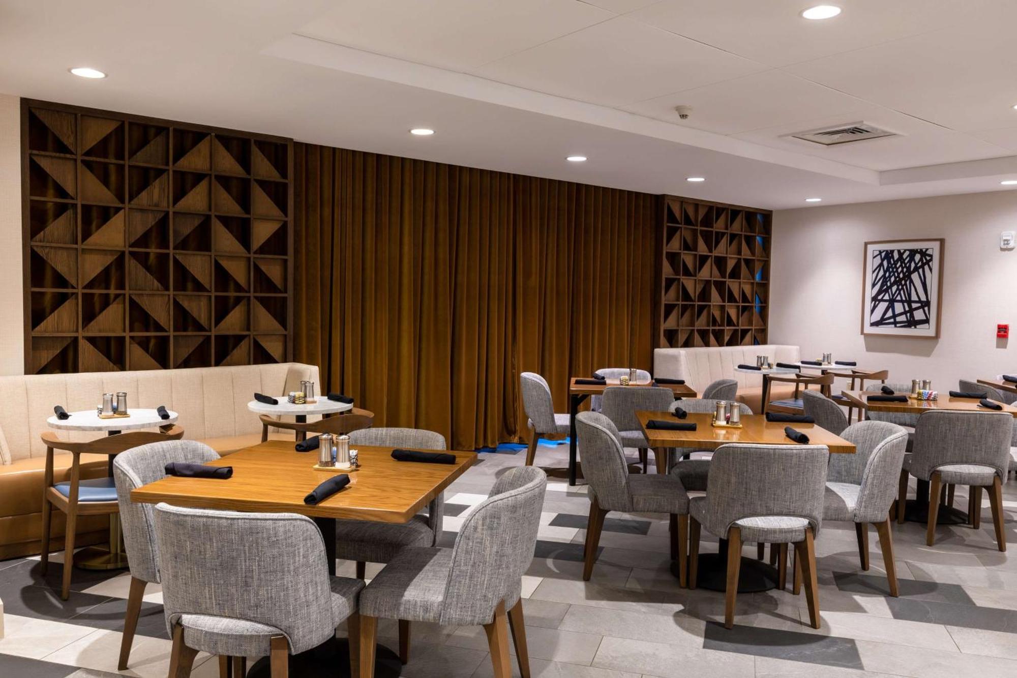 ดับเบิลทรี บาย ฮิลตัน ทินตัน ฟอลล์ อีตันทาวน์ Hotel ภายนอก รูปภาพ