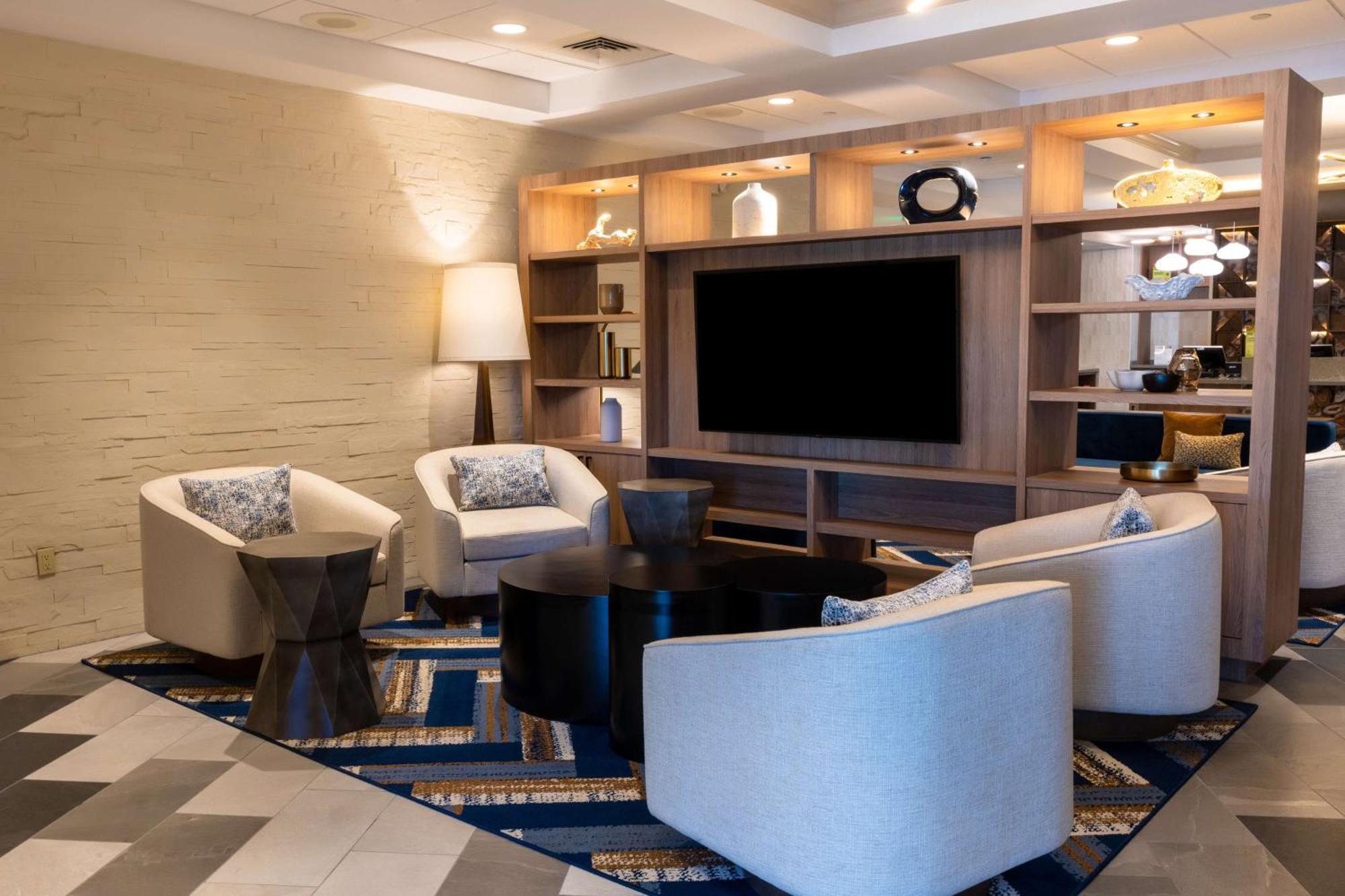 ดับเบิลทรี บาย ฮิลตัน ทินตัน ฟอลล์ อีตันทาวน์ Hotel ภายนอก รูปภาพ